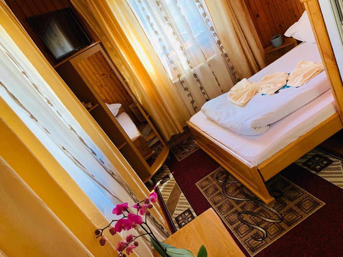 Casa Andu Hotel ดิมโบวิชิอัวรา ภายนอก รูปภาพ