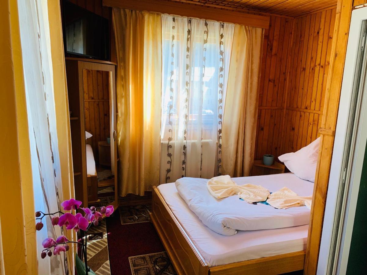 Casa Andu Hotel ดิมโบวิชิอัวรา ภายนอก รูปภาพ