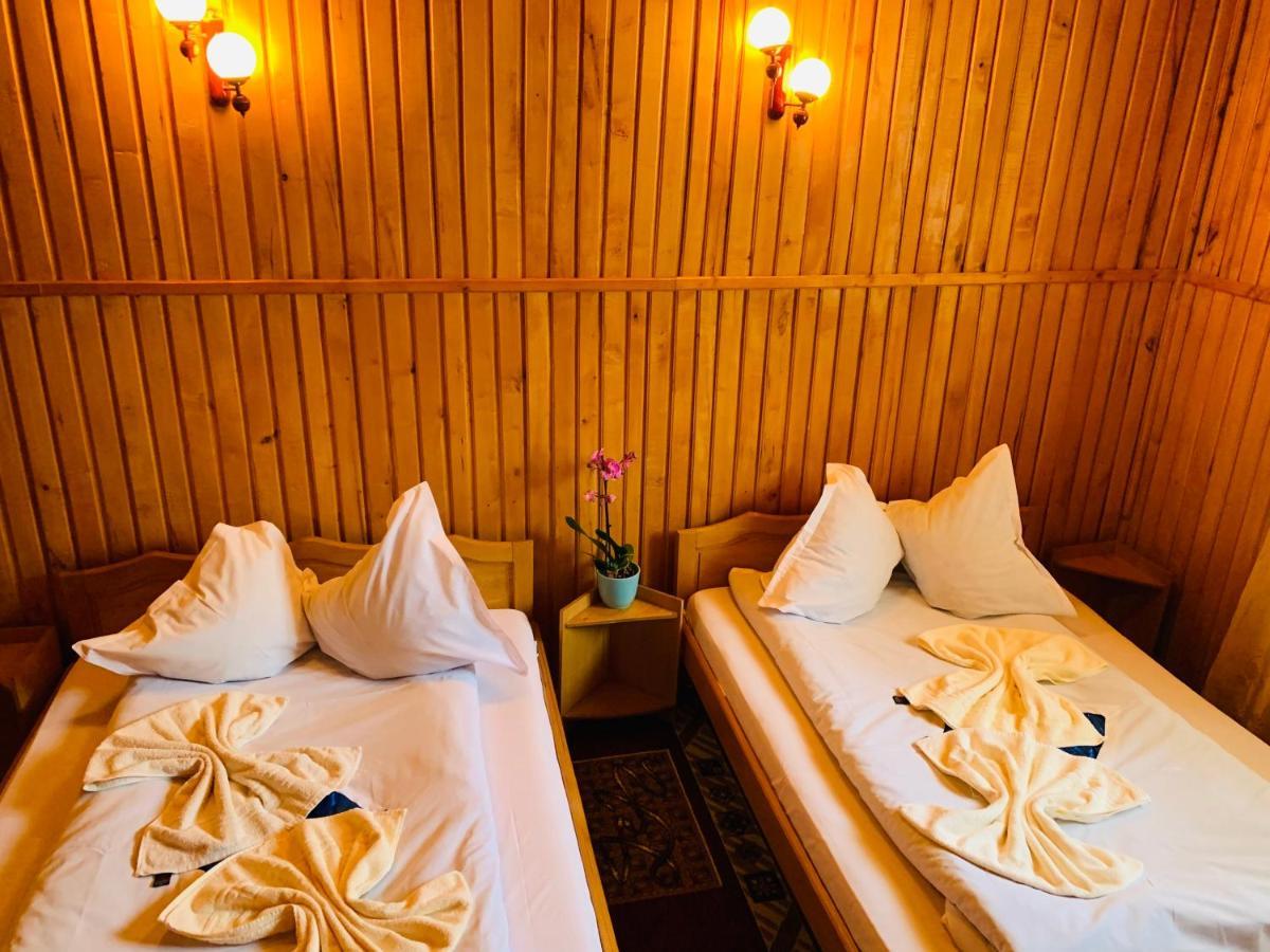 Casa Andu Hotel ดิมโบวิชิอัวรา ภายนอก รูปภาพ